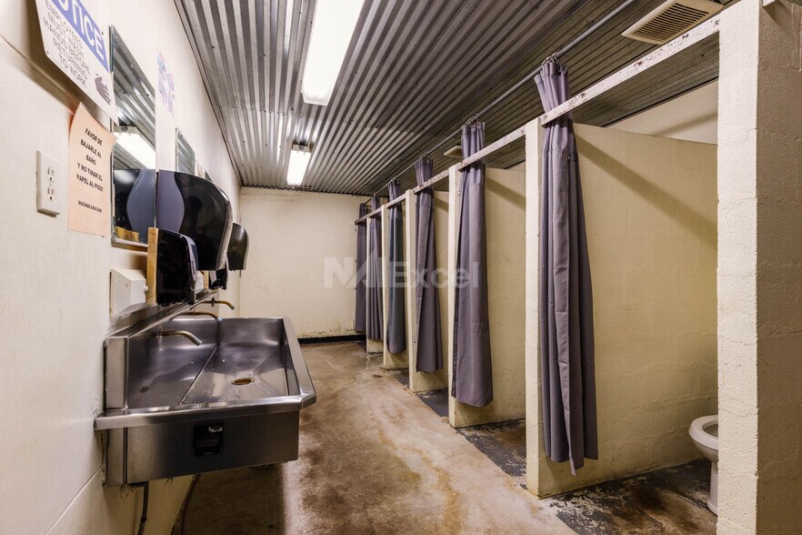 More Photos Of 550 S 1100 W, Fillmore Warehouse For Sale