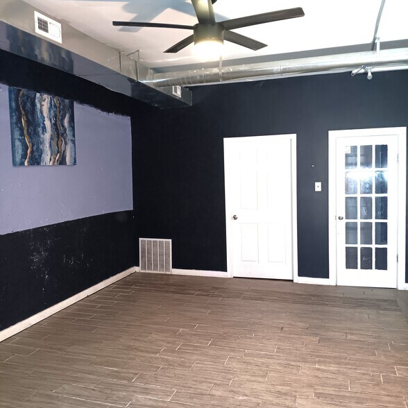 More Photos Of 4557 Dr Martin Luther King Dr, Saint Louis Light Manufacturing For Sale