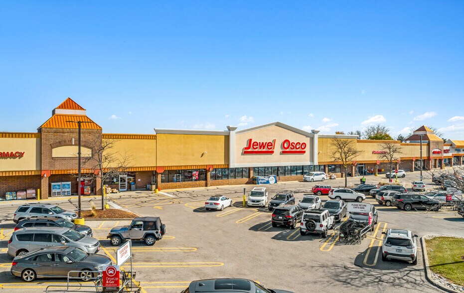 More Photos Of 1300-1440 S Milwaukee Ave, Libertyville Unknown For Lease