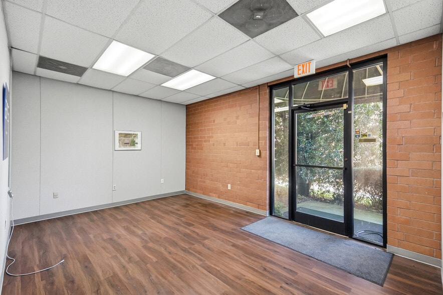 More Photos Of 10605 Southern Loop Blvd, Pineville Warehouse For Lease