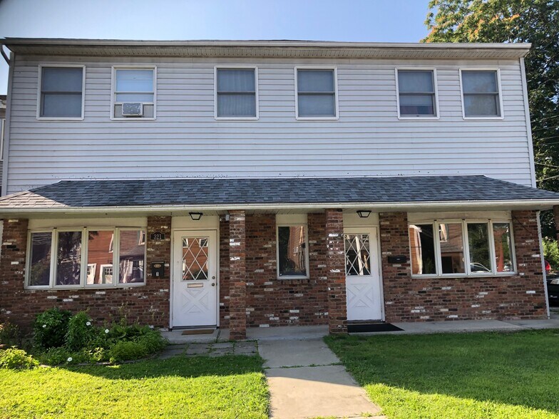 More Photos Of 321 Main St, Cornwall General Retail For Lease