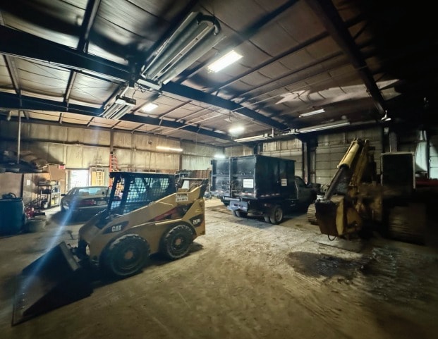 More Photos Of 2545 N 30th St, Milwaukee Warehouse For Lease