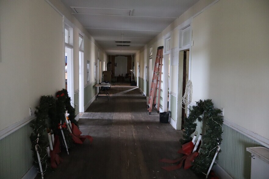 More Photos Of 108 NW Main St, Easley General Retail For Sale