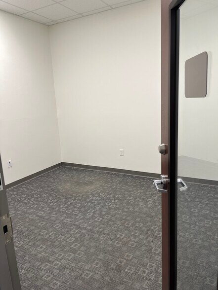 More Photos Of 5 Myers Dr, Mullica Hill Medical For Lease