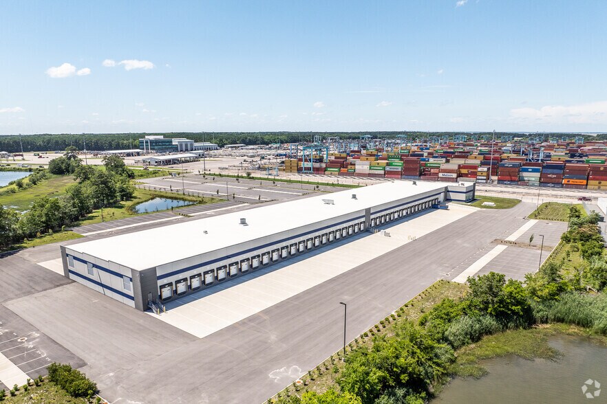 More Photos Of 1 Wild Duck Ln, Portsmouth Distribution For Lease
