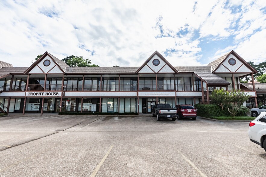 More Photos Of 804 W Dallas St, Conroe Office For Sale