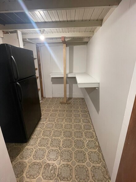 More Photos Of 522 S Main St, Elkhart Storefront Retail Residential For Lease