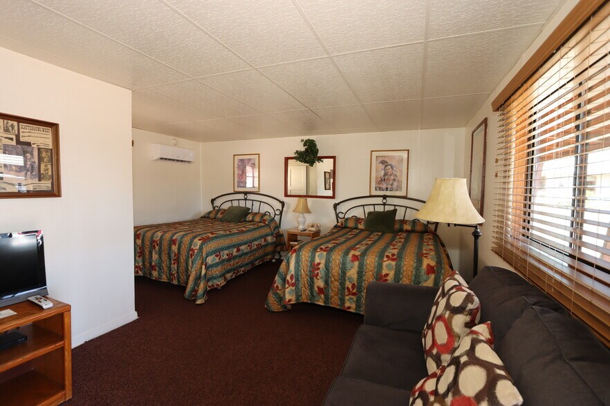 More Photos Of 410 Fremont St, Tombstone Hotel For Sale