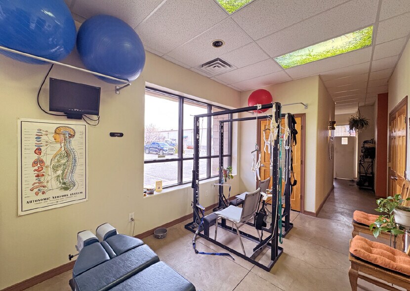 More Photos Of 8625-A Golf Course Rd NW, Albuquerque Office For Sale