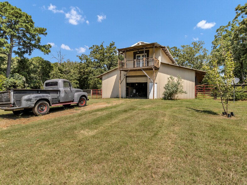 More Photos Of 750 N US Highway 287, Palestine Multifamily For Sale