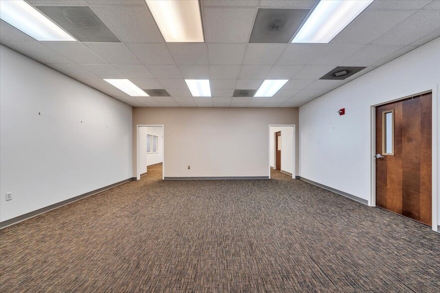 More Photos Of 210 S Jefferson St, Roanoke Loft Creative Space For Sale