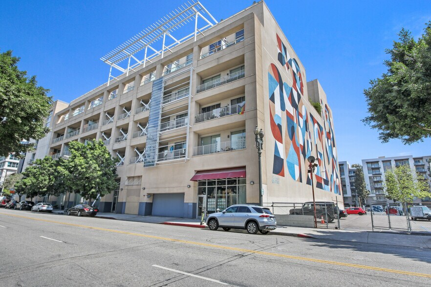 More Photos Of 1000 S Hope St, Los Angeles Apartments For Lease