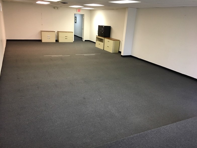 More Photos Of 24730-24736 Michigan Ave, Dearborn Freestanding For Lease
