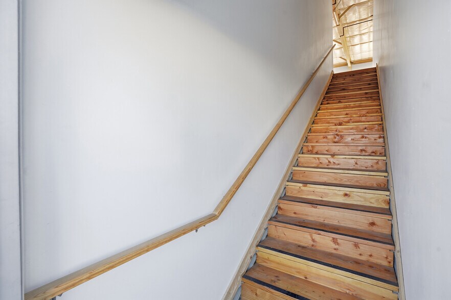 More Photos Of 203-205 W Central Ave, Lompoc Office For Lease