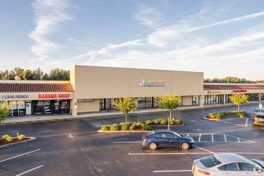 More Photos Of 810-890 Saxon Blvd, Orange City Unknown For Lease