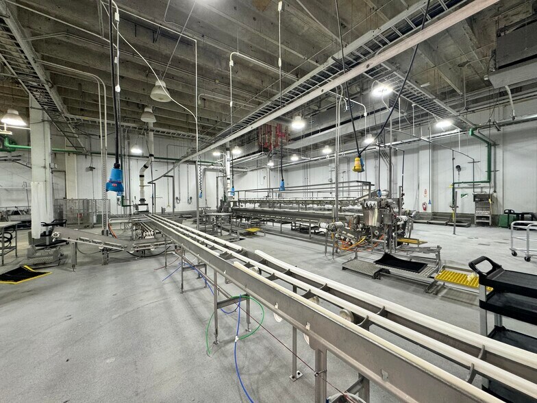 More Photos Of 5441 W 5th St, Jacksonville Warehouse For Sale