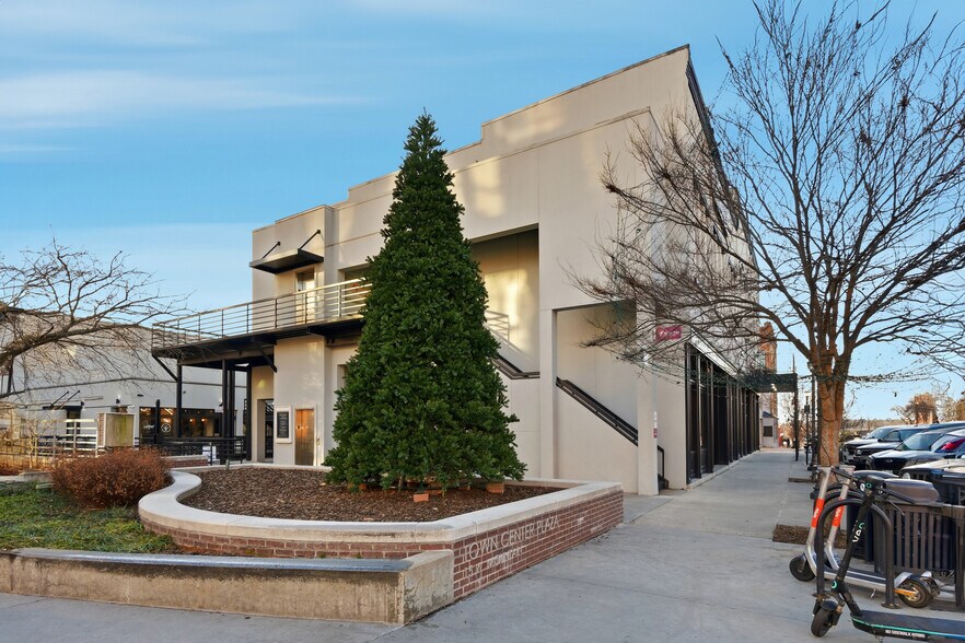 More Photos Of 5 W Mountain St, Fayetteville Apartments For Lease