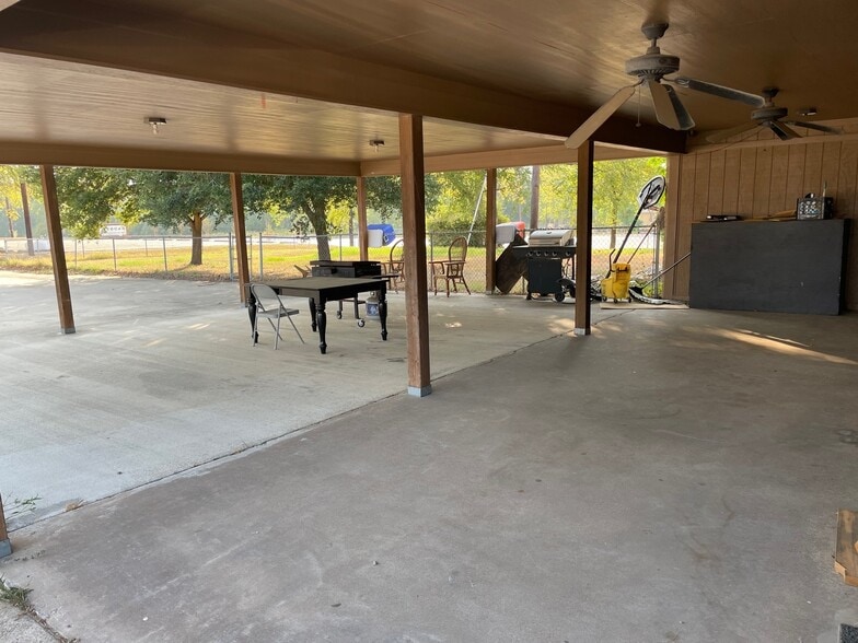 More Photos Of 6988 Raymond Stotzer, College Station Industrial For Sale