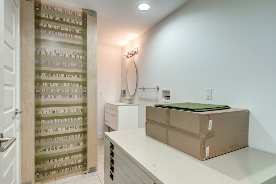 More Photos Of 1812 14A St SW, Calgary Office Residential For Sale