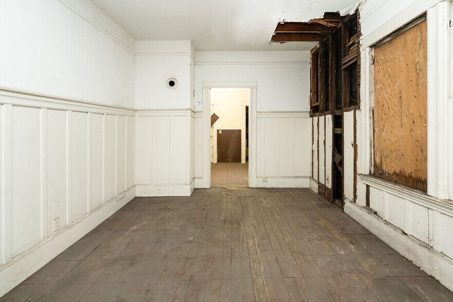 More Photos Of 4712 International Blvd, Oakland Specialty For Sale