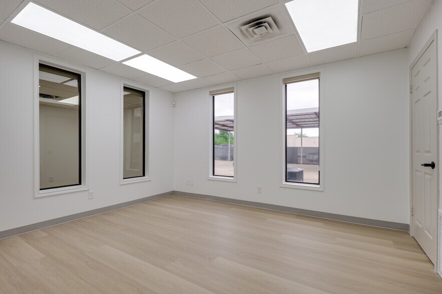 More Photos Of 1809 John McCain Rd, Colleyville Service For Lease