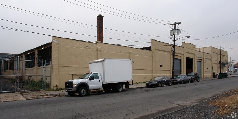 More Photos Of 290 Elizabeth Ave, Newark Warehouse For Lease