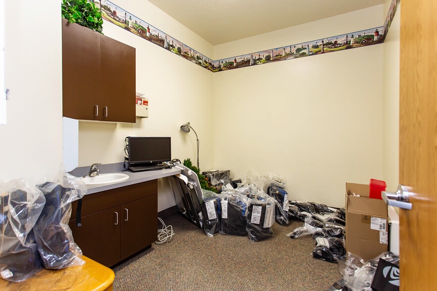 More Photos Of 1263 Bennett Ave, Burley Medical For Lease