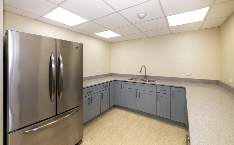 More Photos Of 111 Carleton Ave, Islip Terrace Medical For Lease
