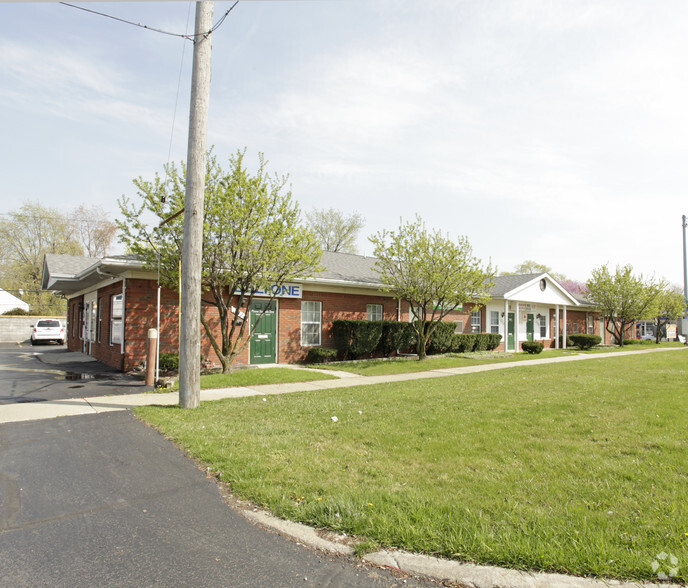 Primary Photo Of 3302-3314 Crooks Rd, Royal Oak Medical For Lease