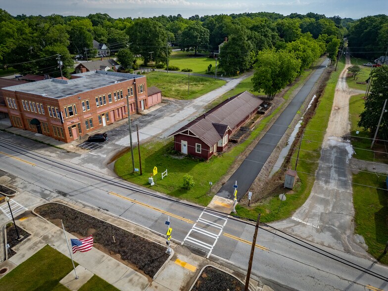 More Photos Of 3095 Highway 11 S, Mansfield Freestanding For Sale