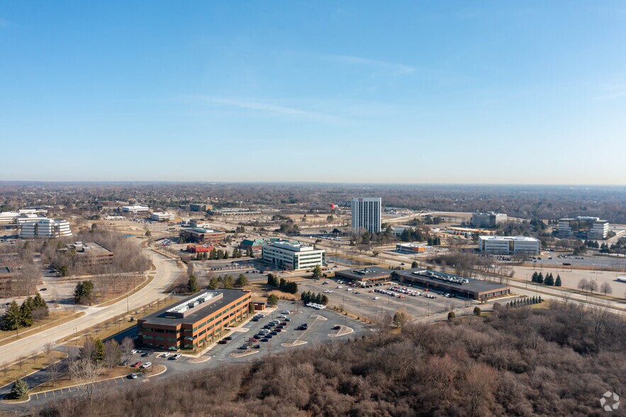 More Photos Of 5250 Corporate Dr, Troy Office For Lease
