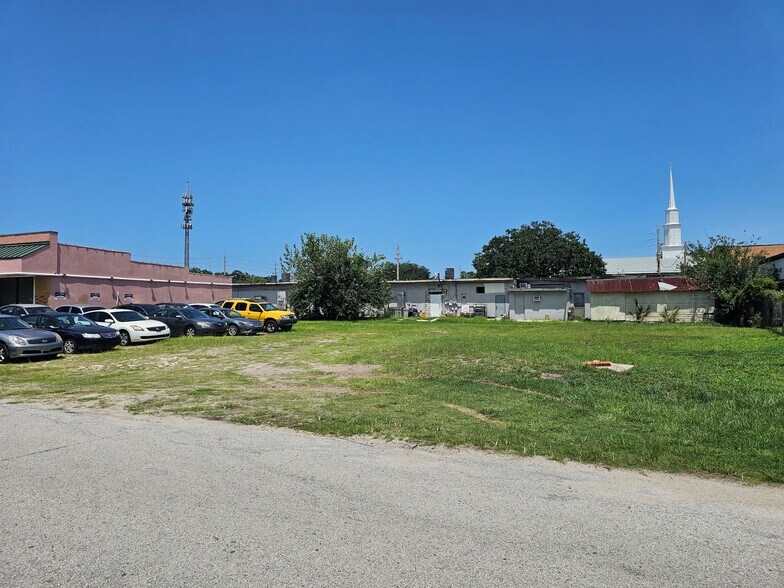 More Photos Of , Jacksonville General Retail For Sale