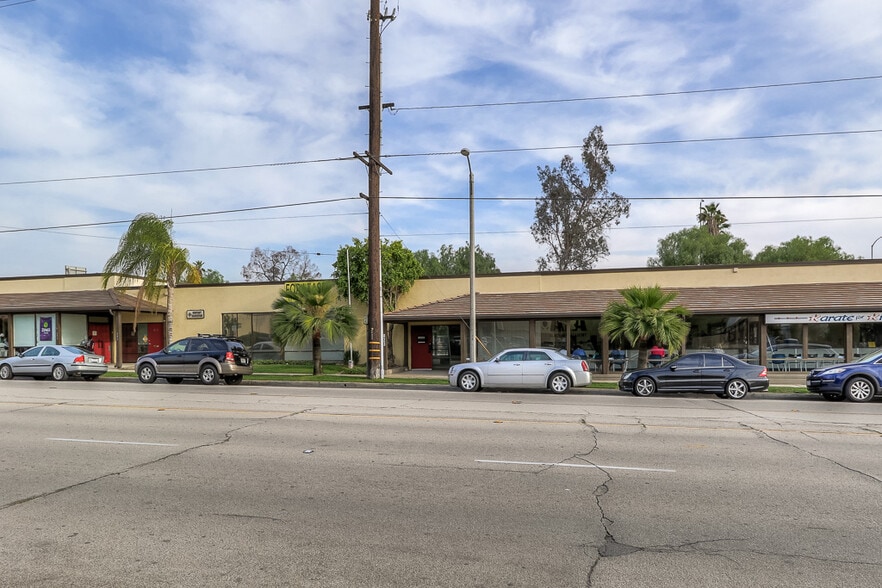 More Photos Of 823 W Colton Ave, Redlands Storefront For Lease
