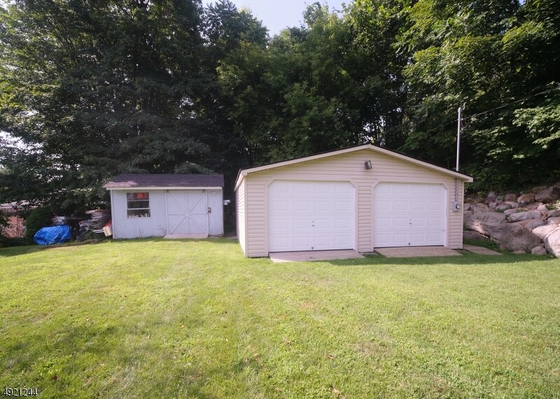 2 Main St, Hackettstown, NJ 07840 Storefront Retail Residential For