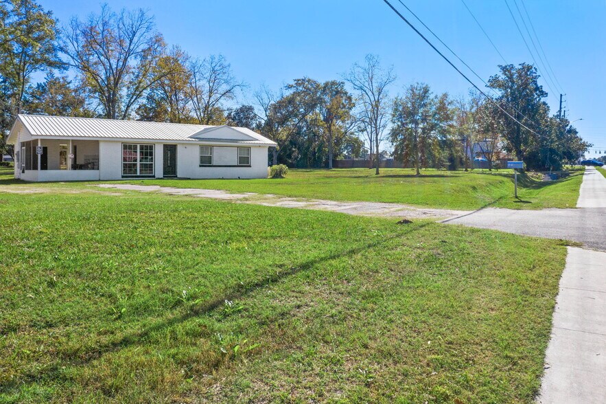 More Photos Of 1213 Main St, Chipley Office For Sale