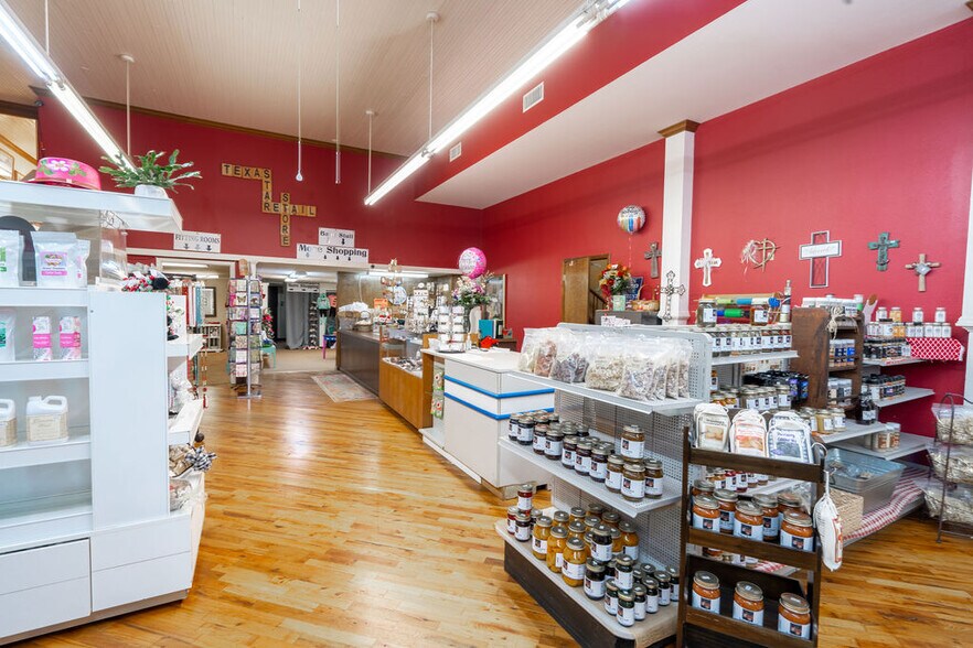 More Photos Of 106 W Columbia St, San Augustine Storefront Retail Office For Sale