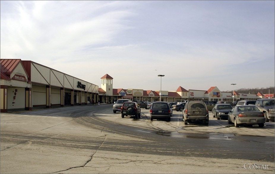 More Photos Of 10-180 Elm Plz, Waterville Storefront For Lease