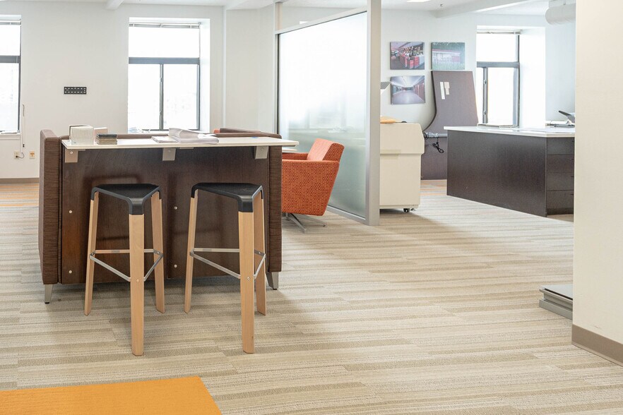 More Photos Of 277 Alexander St, Rochester Office Residential For Lease