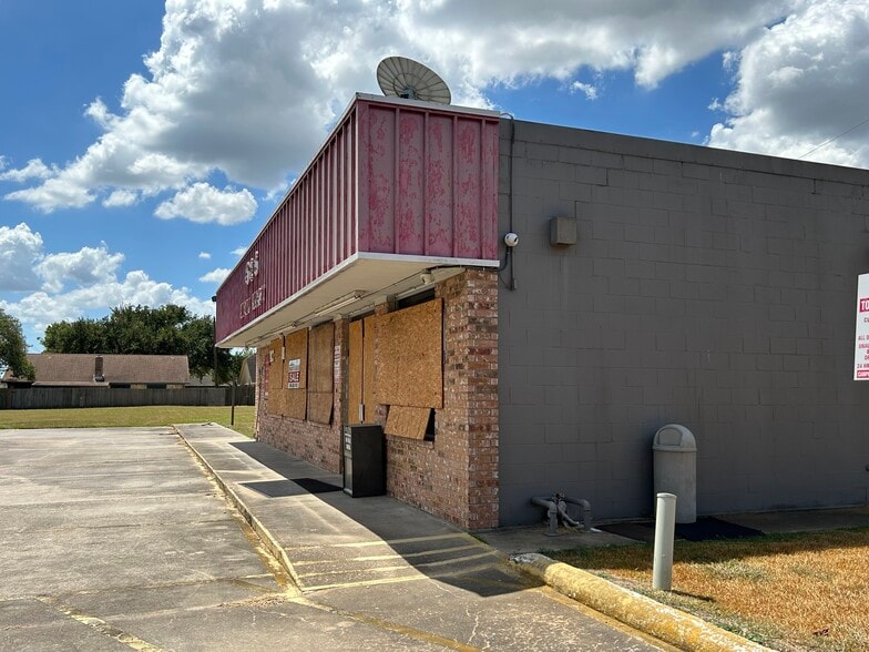More Photos Of 2609 N Downing Rd, Angleton Convenience Store For Sale