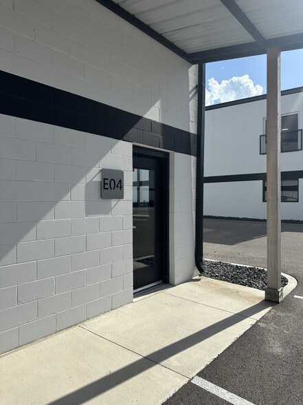 More Photos Of 529 SH 46 E, Boerne Warehouse For Sale