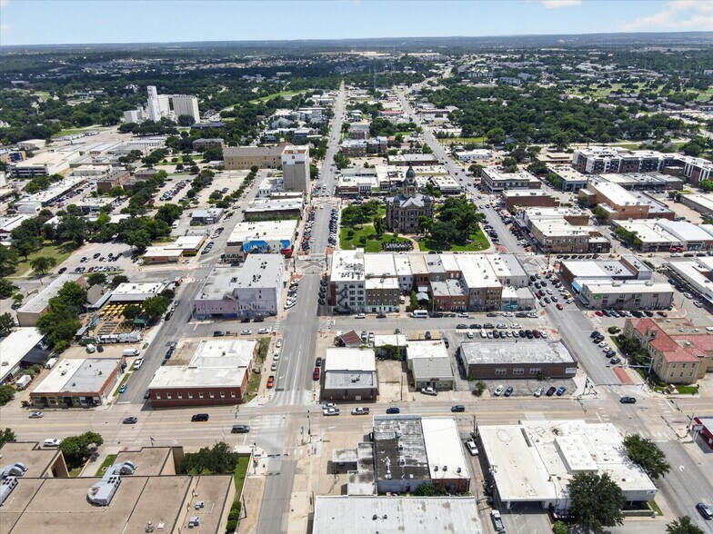 More Photos Of 221-223 N Locust St, Denton Office For Sale