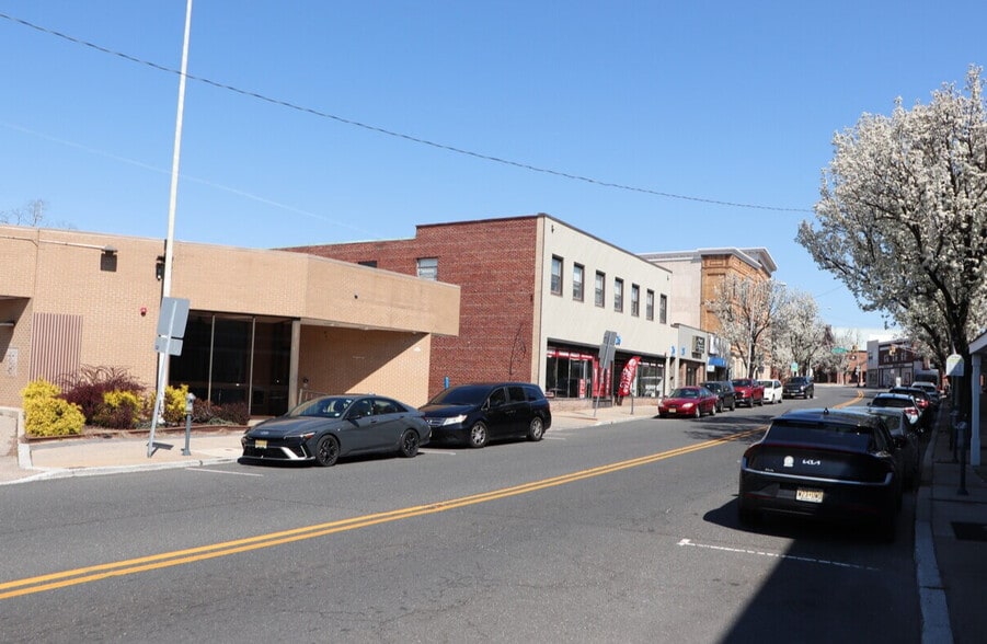 Primary Photo Of 24 Main St, Toms River Bank For Lease