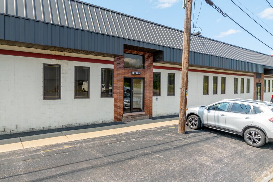 More Photos Of 25-45 Rutter St, Rochester Warehouse For Lease