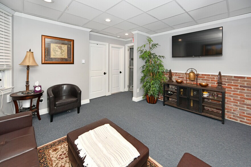 More Photos Of 133 Westwood Ave, Westwood Storefront Retail Office For Sale