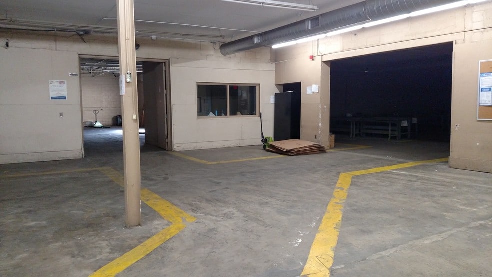 More Photos Of 17910 Van Dyke St, Detroit Manufacturing For Sale