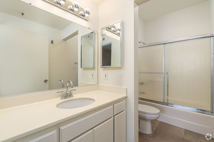 More Photos Of 10621 Valley Spring Ln, North Hollywood Apartments For Sale