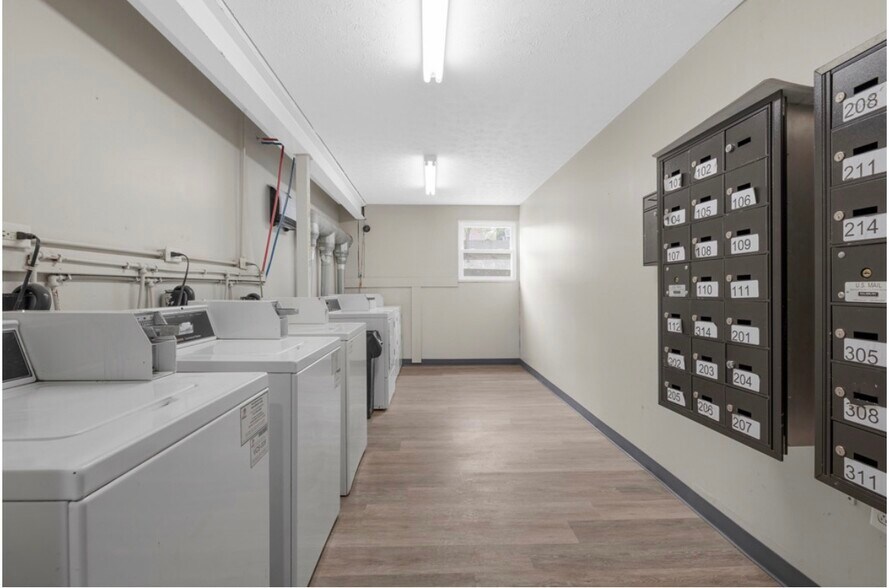 More Photos Of 140 Wood St, Mansfield Apartments For Sale