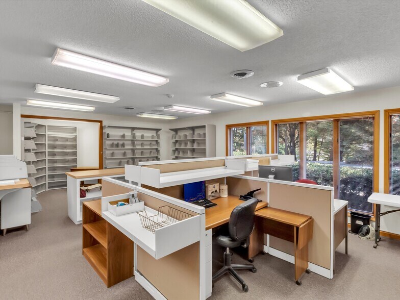 More Photos Of 540 Hospital Dr, Clyde Healthcare For Sale