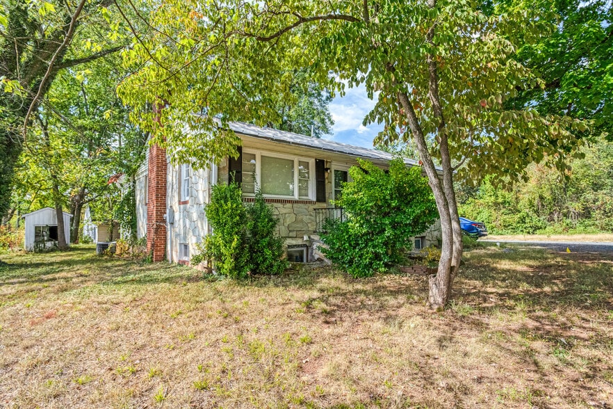 More Photos Of 6796 Fayette St, Haymarket Apartments For Sale