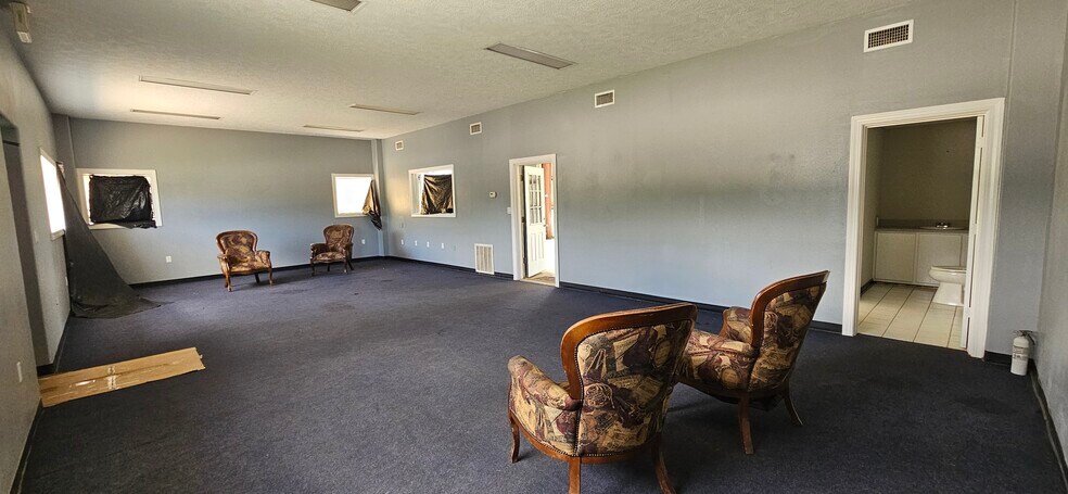 More Photos Of 130 Grand Ave, Bacliff Warehouse For Sale